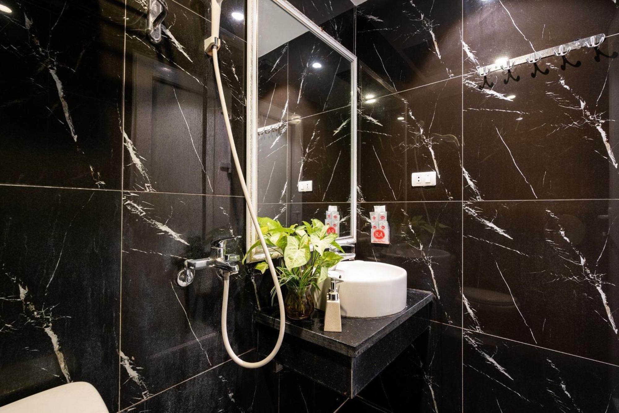 Kieu Anh Hotel - 81 Trung Kinh - By Bay Luxury Hanoi Dış mekan fotoğraf
