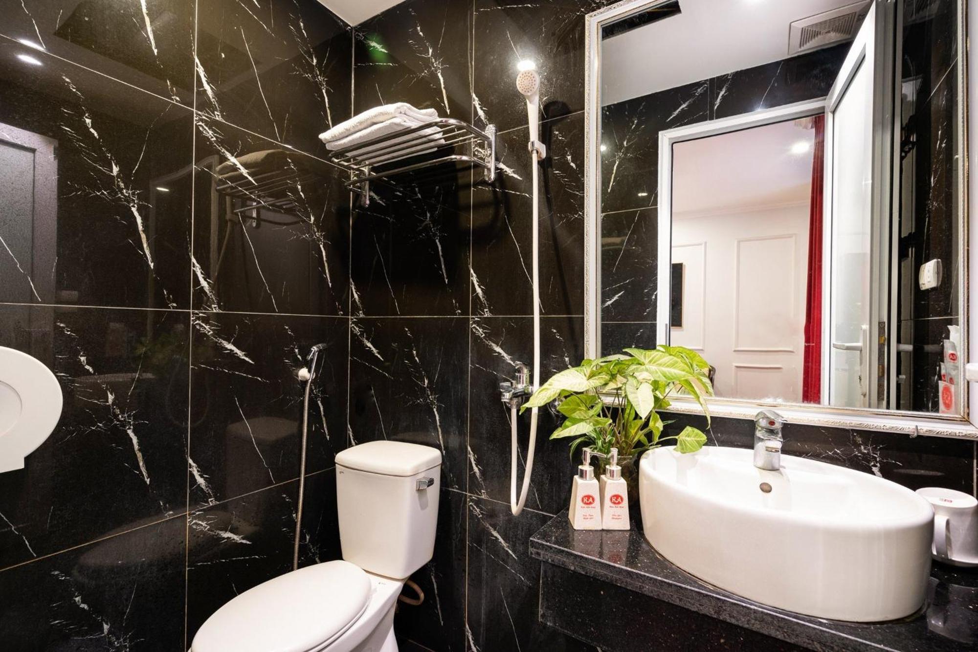 Kieu Anh Hotel - 81 Trung Kinh - By Bay Luxury Hanoi Dış mekan fotoğraf