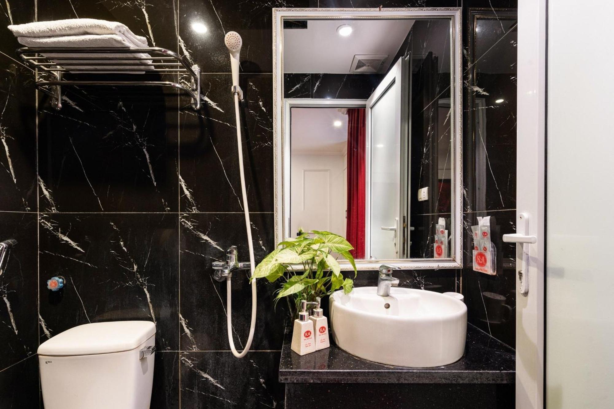 Kieu Anh Hotel - 81 Trung Kinh - By Bay Luxury Hanoi Dış mekan fotoğraf